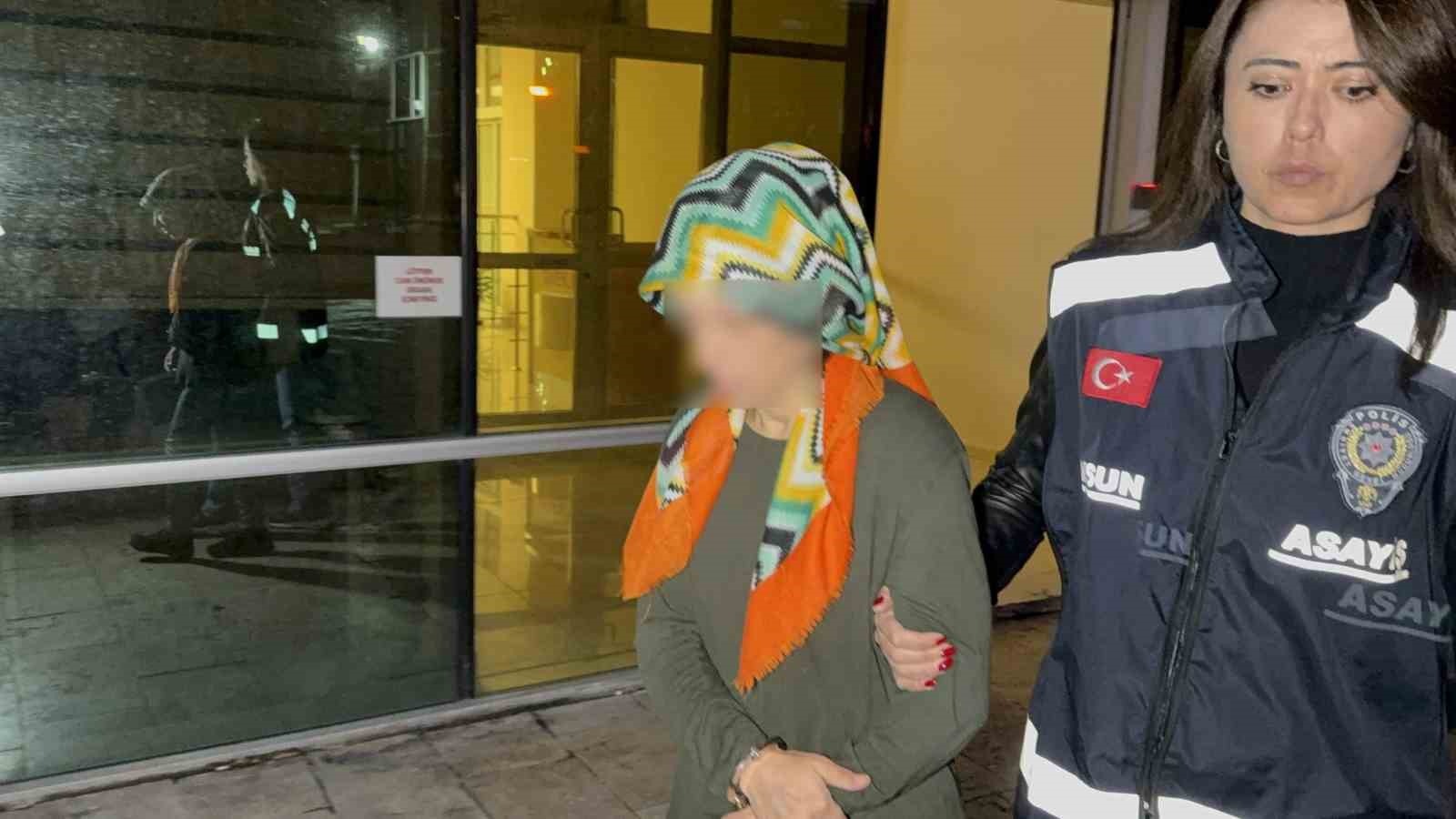 Çöpe Atılan Bebeğin SırrıÇözülemedi: Tutuklu Annenin Yargılanması Sürüyor - Samsun’da evinde doğurduğu bebeğini çöpe attığı iddiasıyla ’yenidoğan çocuğu kasten öldürmek’ suçundan tutuklu yargılanan 3 çocuk annesi kadının davasına devam edildi. Duruşmada doktor ve bebeğin babası olduğu öne sürülen kişinin ifadeleri dinlenirken, mahkeme sanığın tutukluluk halinin devamına karar verdi.