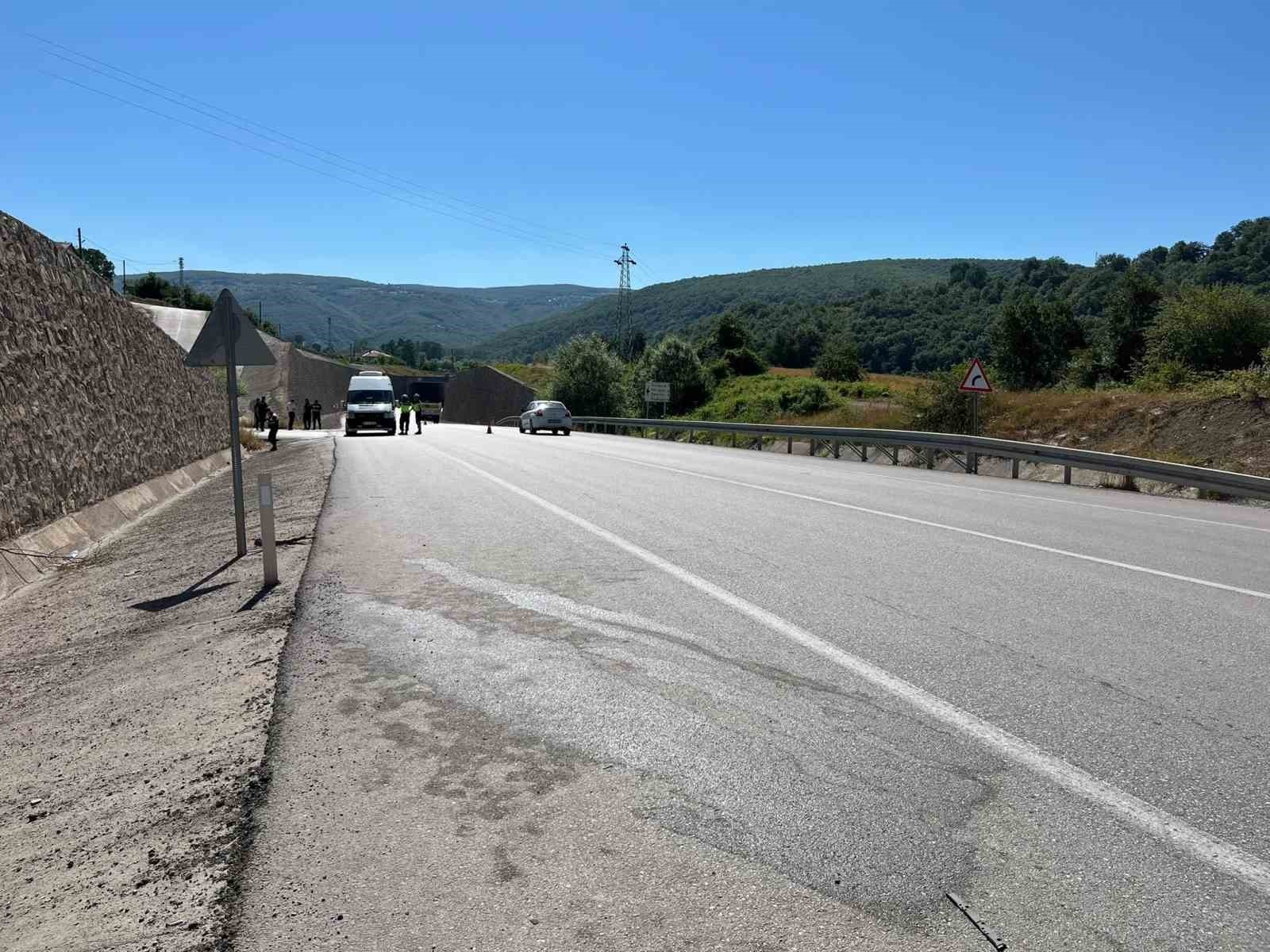 Otomobilin Çarptığı Kadın Hayatını Kaybetti
 - SAMSUN (İHA)– Samsun’un Kavak ilçesinde yolun karşısına geçmeye çalışan kadın, otomobil çarpması sonucu hayatını kaybetti.