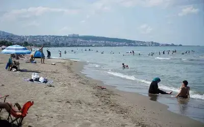 Samsun’da Dalga Ve Rüzgar Alarmı: ’denize Girmeyin’ Çağrısı
