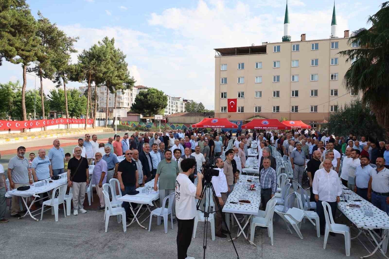 Bafra’da İmam Hatip Mezunları23’üncü Kez Bir Araya Geldi - Samsun’un Bafra ilçesinde, Bafra Anadolu İmam Hatip Lisesi’nin 50. kuruluş yıl dönümü kapsamında düzenlenen 23. Geleneksel Mezunlar Buluşması’nda mezunlar, öğretmenler ve eğitim camiası bir araya geldi.