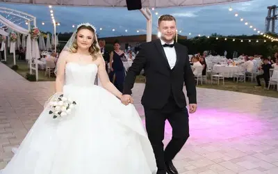 Gizem Ve Berkay Aşklarını Bir Ömürlük İmzayla Taçlandırdılar 