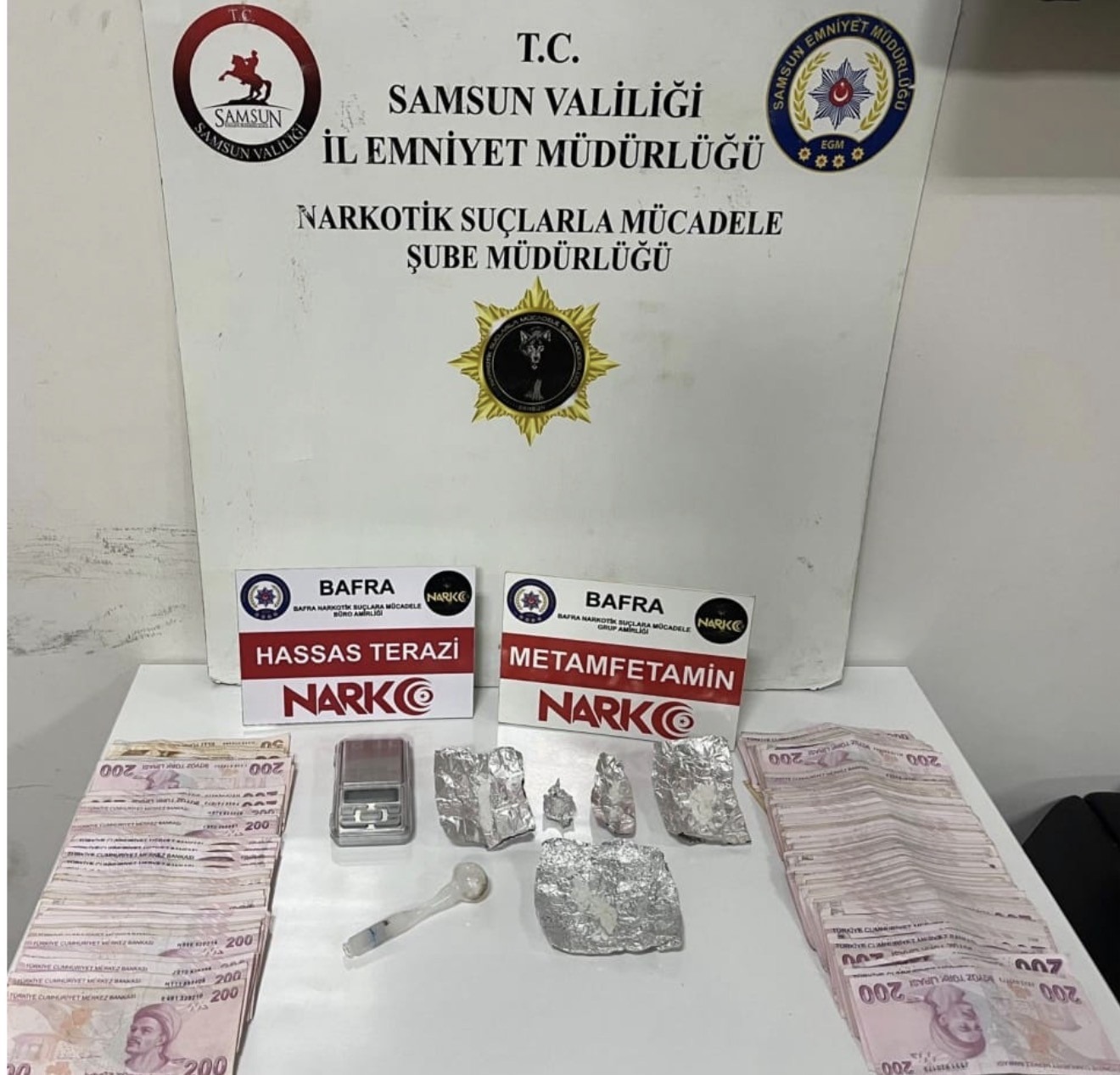 Samsun’da 4 İlçede UyuşturucuOperasyonu: 7 Kişi Yakalandı - Samsun’da narkotik ekiplerinin 4 ilçede düzenlediği operasyonlarda uyuşturucu maddeler, kenevir bitkileri ve suçtan elde edildiği değerlendirilen para ele geçirilirken, 7 şüpheli hakkında adli işlem başlatıldı.