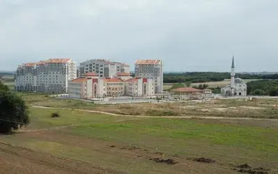 Bafra'da 4. Kattan Düşen Genç Kadın Ağır Yaralandı