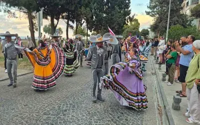 "36. Uluslararası Samsun Halk Oyunları Festivali" Renkli Görüntülerle Başladı
