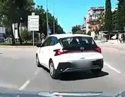 Kontrolsüz Şerit Değiştiren Sürücü Kazaya Davetiye Çıkardı