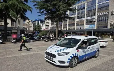 Samsun Cumhuriyet Meydanı’na Park Eden Araçlara Ceza