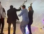 Düğünde Oynayanların Üzerine Tente Devrildi, Eğlence Kısa Aranın Ardından Devam Etti