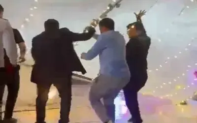 Düğünde Oynayanların Üzerine Tente Devrildi, Eğlence Kısa Aranın Ardından Devam Etti