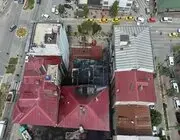 Trabzon’un Araklı İlçesinde 5 Katlı Binada Çıkan Çatı Yangını Söndürüldü