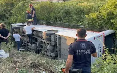Çarşamba'da Özel Halk Otobüsü Devrildi: 21 Yaralı