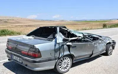 Vezirköprü'de Otomobil İle Kamyonet Çarpıştı: 2’si Ağır 6 Yaralı