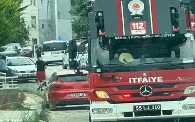 Çatıya Çıkan Vatandaş, Polis Tarafından İndirildi