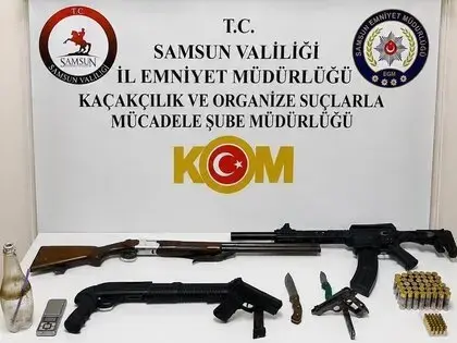 Bafra’da Ruhsatsız Silah Operasyonu: 3 Gözaltı