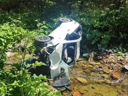 Giresun’da Otomobil Dereye Devrildi: 6 Yaralı