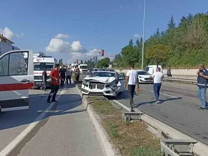 Havza’da Zincirleme Trafik Kazası: 2 Yaralı