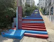 Trabzon’da Kaldırımlar Bordo Maviye Boyanıyor