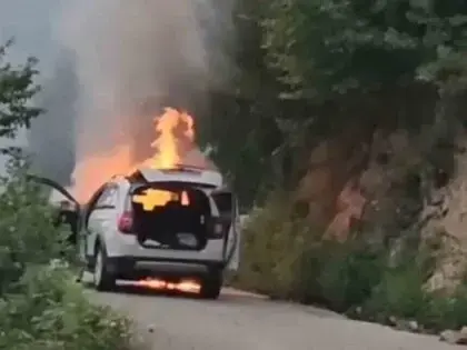 Giresun’da Seyir Halindeki Otomobil Alevlere Teslim Oldu: 5 Kişilik Aile Son Anda Kurtuldu