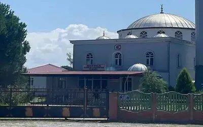 Hırsızlar Camiden Bağış Kutusunu Çaldı