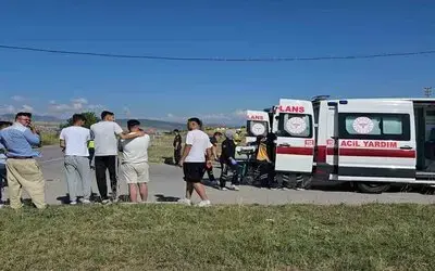 Vezirköprü'de Motosikletler Çarpıştı: 3 Yaralı