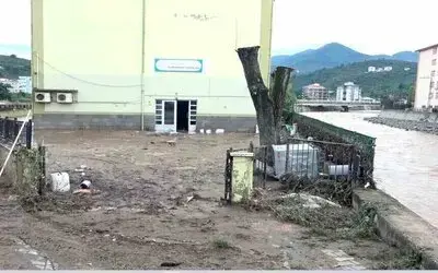 Giresun’da Sel Suları Çekildi, Geriye Çamuru Kaldı
