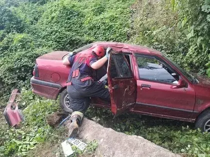 Ordu’da Otomobil Bahçe Duvarına Çarptı: 2 Yaralı