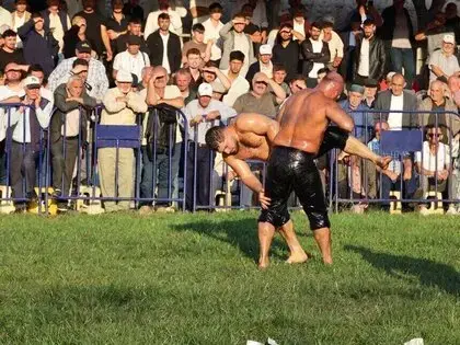Asarcık Güreşlerinde Başpehlivan Orhan Okulu Oldu