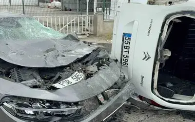 Yoldan Çıkan Araç Havalanarak Otomobilin Üzerine Düştü: 4 Yaralı