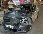 Atakum'da Otomobil Hafif Ticari Araca Arkadan Çarptı: 1 Yaralı