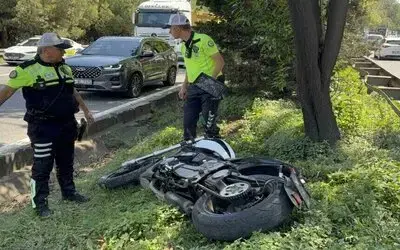 Motosiklet Kamyona Arkadan Çarptı: 2 Yaralı