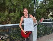 Rus Aşık, Sevdiği Kadının Evlilik Şartını Yerine Getirmek İçin Türkiye’yi Geziyor