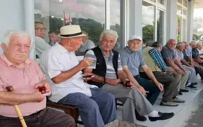 Cuma Günleri Bayram Havasında Geçiyor: Cami Cemaati 3 Kat Arttı