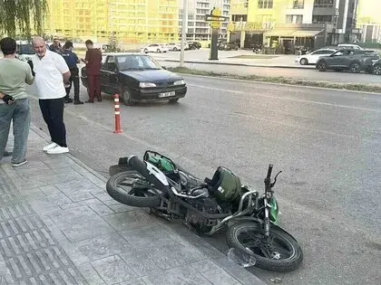 Atakum'da Otomobil İle Motosiklet Çarpıştı: 1 Yaralı
