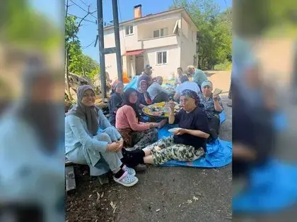Apar Topar İstanbul’a Gittiler, Yarım Kalan Fındık Hasadını Köylüler Tamamladı