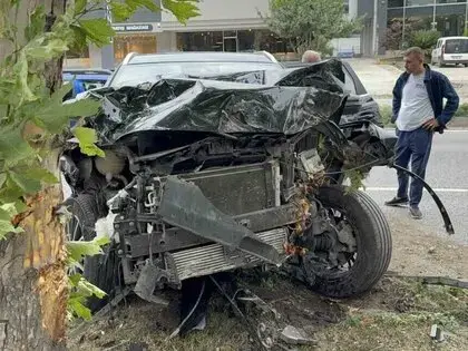 Tekkeköy'de SUV Araç İle Otomobil Çarpıştı: 2 Yaralı