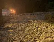 Trabzon’da Aşırı Yağış Dereyi Taşırdı, Yol Ulaşıma Kapandı