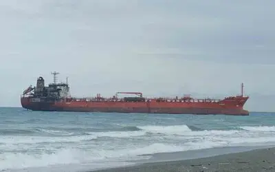 Dron Saldırısına Uğrayan Gemi Alaçam'da Karaya Oturdu
