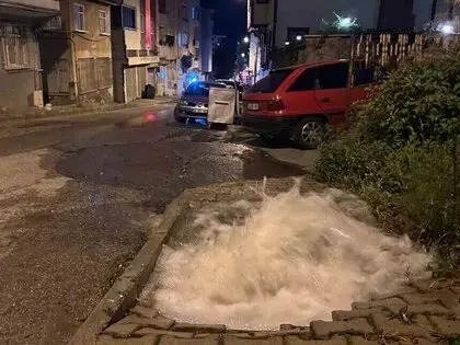 Samsun’da Su Borusu Patladı, Yolda Su Birikintileri Oluştu
