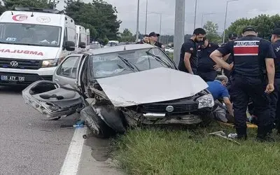 Terme'de Otomobiller Çarpıştı: 5 Yaralı