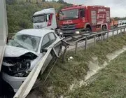 Kavak'ta Otomobil Tırla Çarpıştı: 2 Yaralı