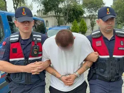 Jandarma Motosiklet Çantasında 7 Bin 999 Sentetik Ecza Hap Ele Geçirdi