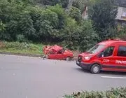 Rize’de Tır Arızalanan Otomobile Çarptı: 1’i Ağır 2 Yaralı