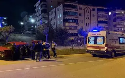 Sinop’ta Otomobil Ağaca Çarptı: 1 Yaralı