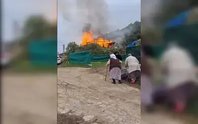 Ev Yangınını Gözyaşlarıyla İzlediler