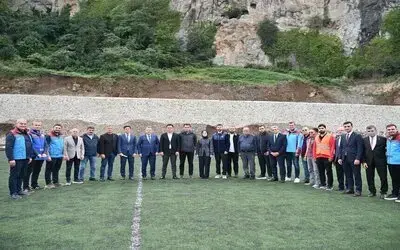 Maşatlık Futbol Sahası Taş Düşmelerine Karşı Güvenli Hale Getiriliyor