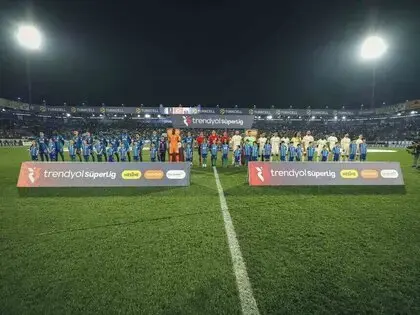 Trendyol Süper Lig: Çaykur Rizespor: 0 - Fenerbahçe: 1 (Maç Devam Ediyor)