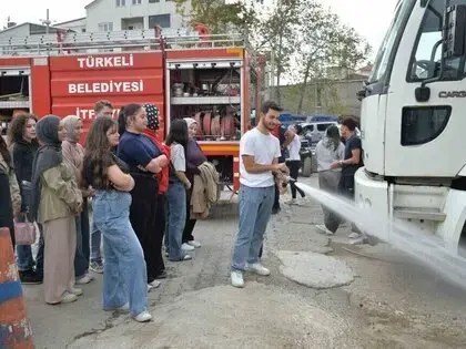 Türkeli’de Uygulamalı İtfaiye Eğitimi