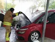 Sinop’ta Aracını Yıkayan Sürücünün Otomobili Alev Aldı