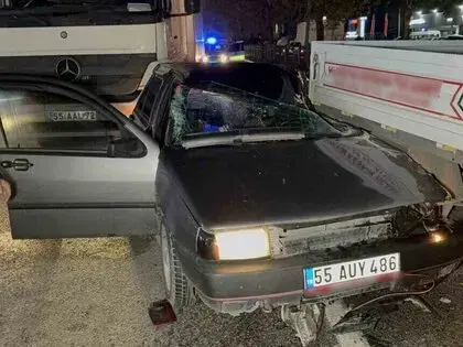 Tekkeköy'de 4 Araçlı Zincirleme Kaza: Anne Ve Oğlu Yaralandı