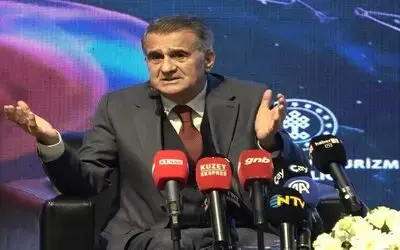 Şenol Güneş: "Milli Takımın Antrenörünü Kendimiz Yetiştirmeliyiz"