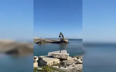 Sinop’ta Zarar Gören Balıkçı Barınağında Temizlik Mesaisi